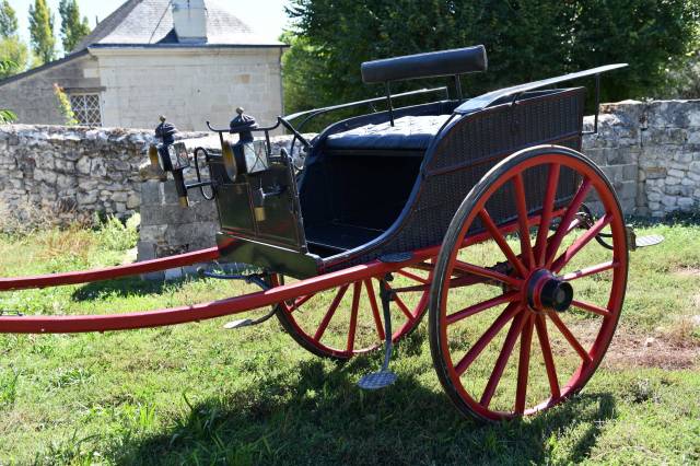 Dog-cart ancien 2 roues Leconte &ndash; Les Ponts-de-C&eacute; &ndash; com