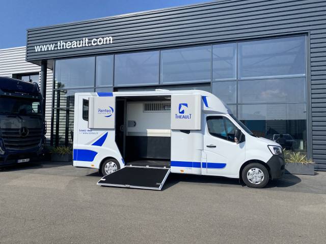 Location camion pour chevaux secteur CLERMONT FERRAND