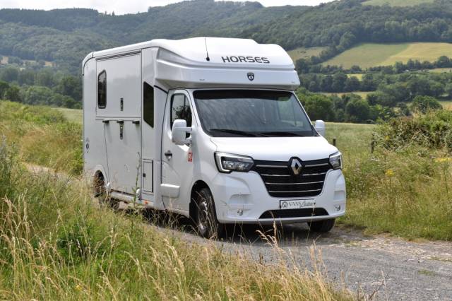 VL stalle 5 places Paragan Horseboxes