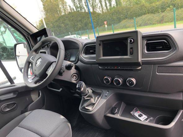 Camionnette chevaux modulable Renault Master