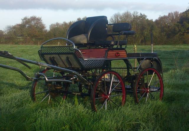 voiture marathon POUVREAU 1 cheval 4 pl. finition inox