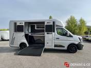 Furgoneta para caballos AKX  2025 Nuevo