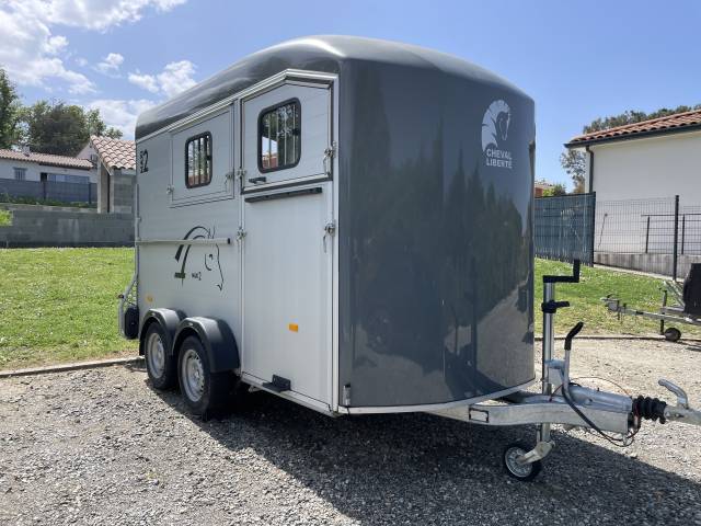 Van comme neuf cheval liberte maxi 2 oblic de 2025