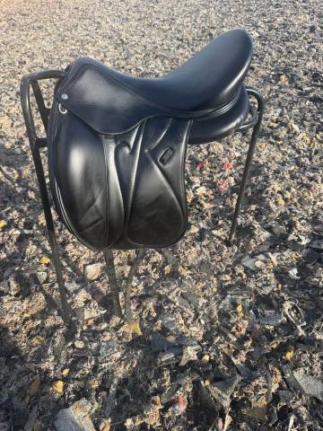 Selle dressage devoucoux makila s - etat impeccable