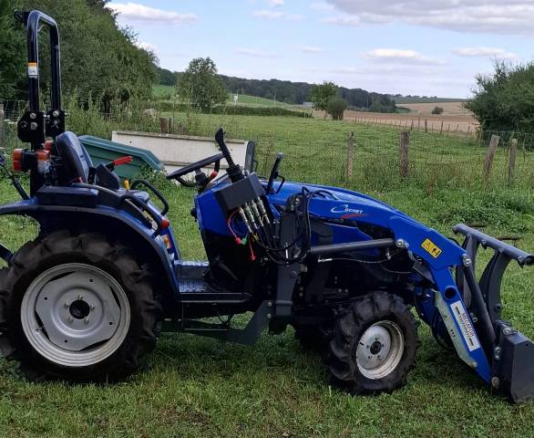 Tracteur solis 26