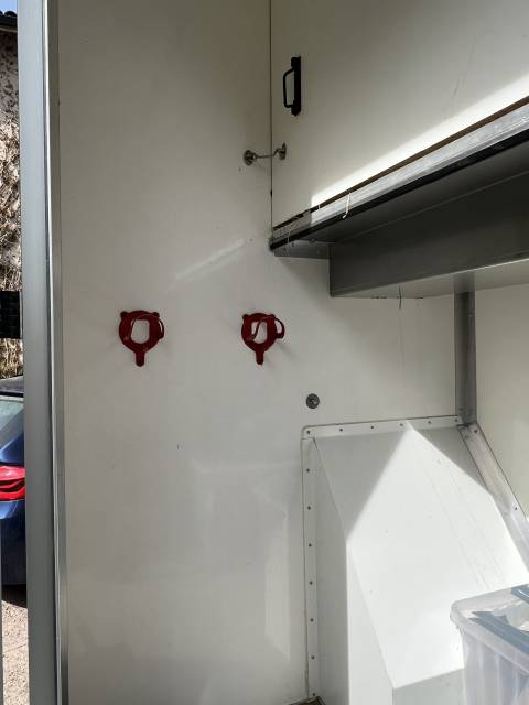 Camion vl pour 2 chevaux rhône 