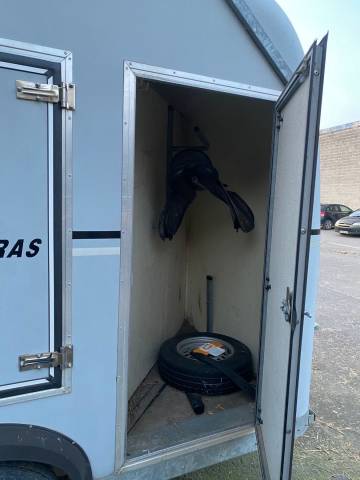 Location van chevaux 2+