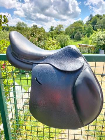 Selle forestier prem's noire 17'
