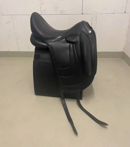 Selle de dressage devoucoux makila harmonie s