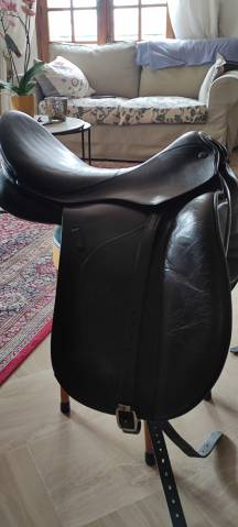 Selle de dressage stubben