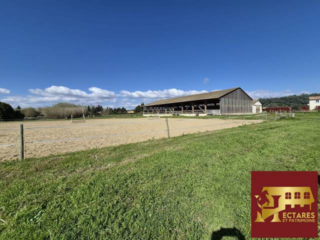 Propriété equestre - 11 hectares - nimes -