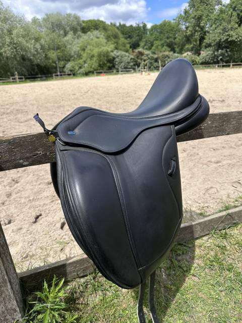 Selle dressage ikonik