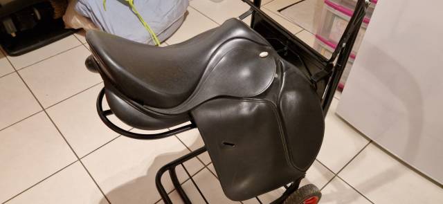 Selle tekna club mixte 16,5 pouces+3 arçons changeables