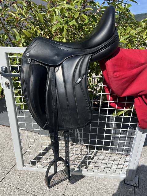Selle de dressage équipe viktoria 17,5