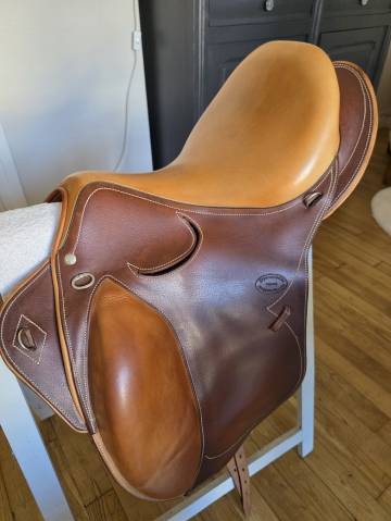 Selle devoucoux lagun état neuf