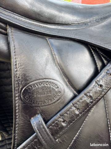 Selle de dressage devoucoux makila - t 18