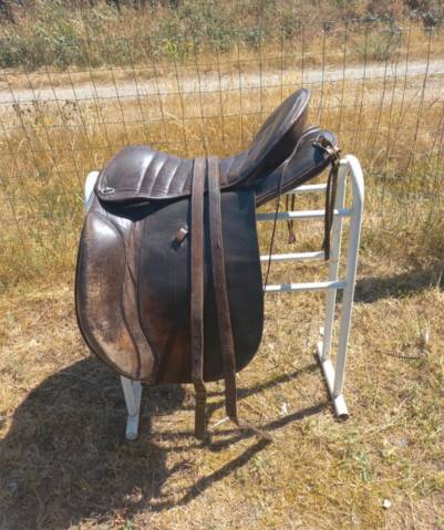 Selle cuir taille cheval de trait 