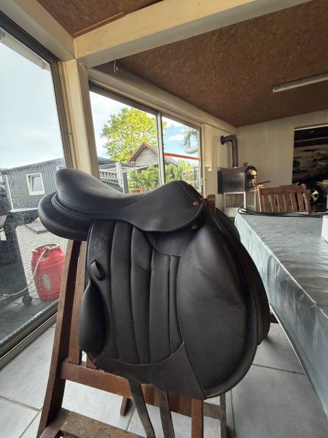 Selle forestier boeckelo 17” châtaigne – cuir buffle – 