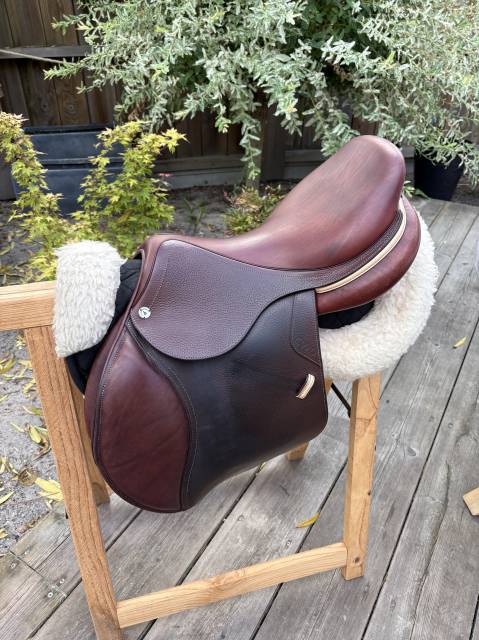 Selle cwd 17,5 - très bon état