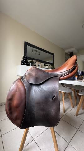 Selle antares taille : 17 couleur : marron
