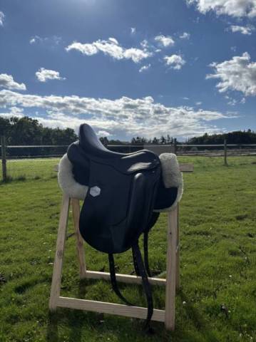 Selle de dressage 17,5 marie-france platinium sellier