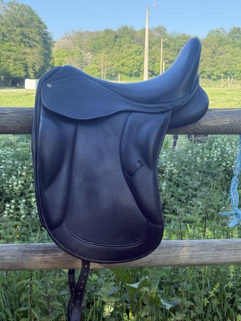 Selle dressage baude