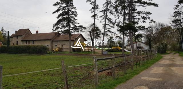Domaine equestre sur 29 ha avec pistes d'entraînement