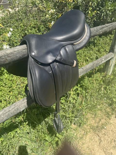 Selle forestier seoul 17.5 2a noire toute buffle 
