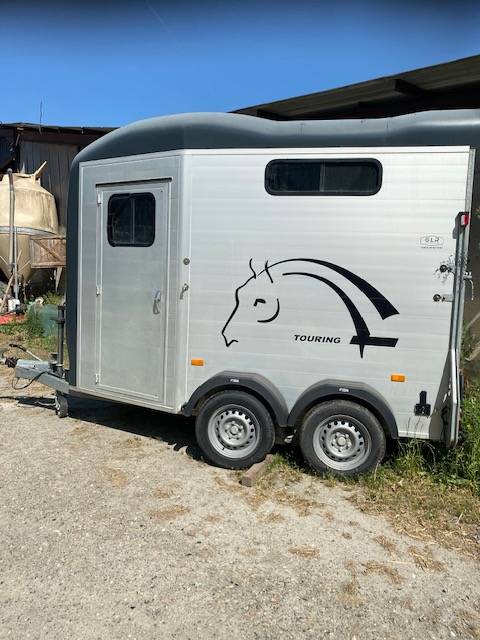 Van cheval liberté 2 places touring avec sellerie