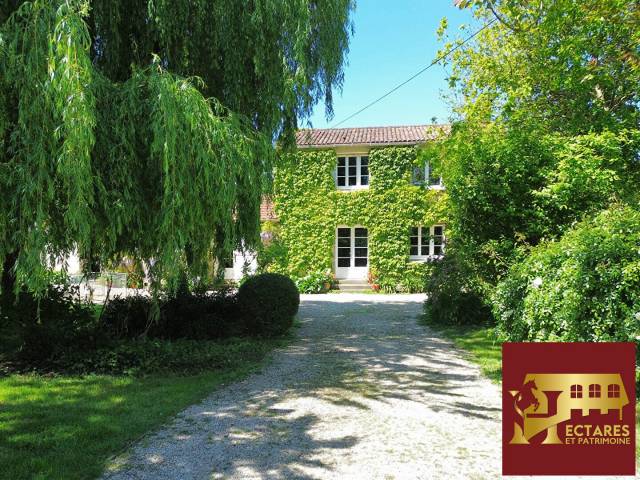 Maison machecoul , 240 m2, 12 hectares.