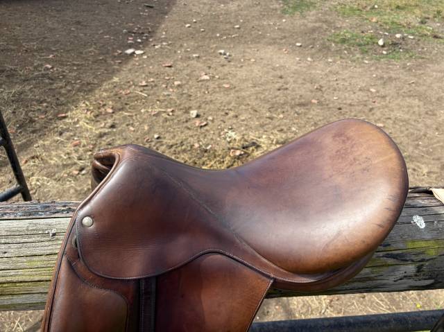 Selle dressage brunet-pineau