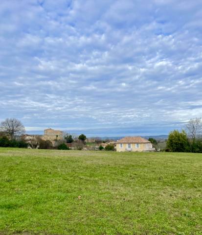 Terrain constructible 1350m2 & ses 5 hectares attenants