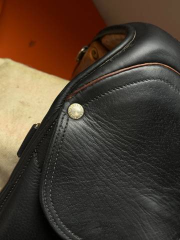 Selle dressage forestier noire et fauve t.17,5/18p 