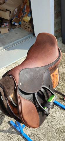 Selle cso treadstone 17,5 pouces en cuir