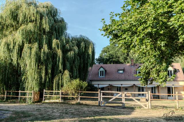 Propriété 5ha40, deux maisons, prairies