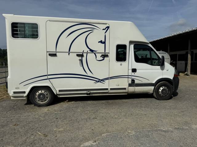 Camion vl renault master 5 places cabines 