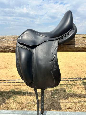 Selle dressage cwd