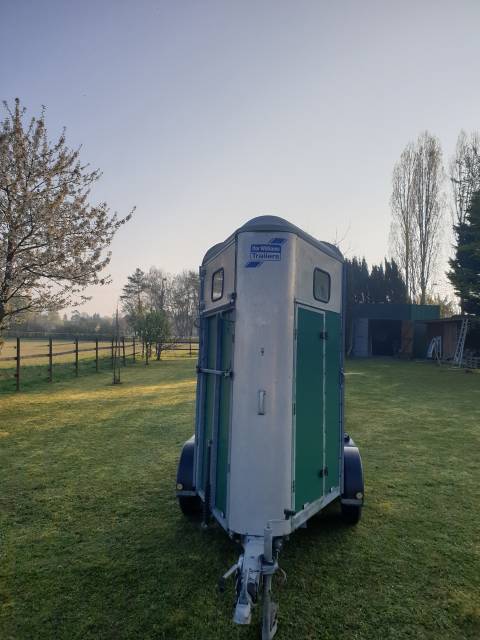 van ifor williams 1,5 places
