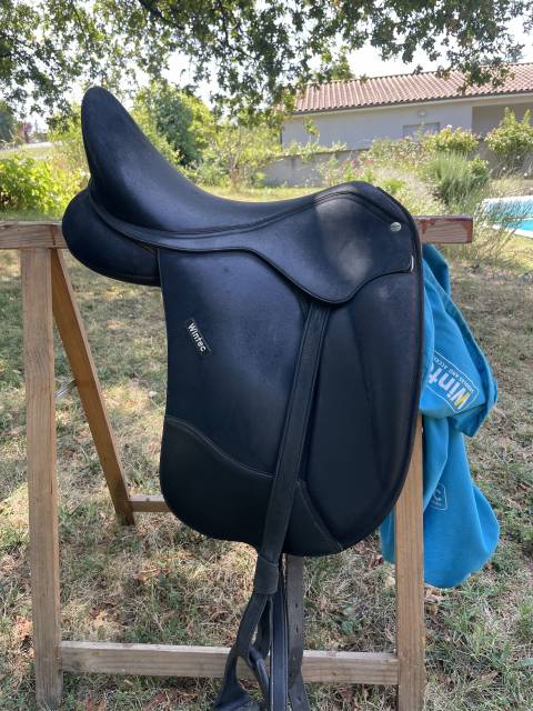 Selle de dressage siège  17,5 