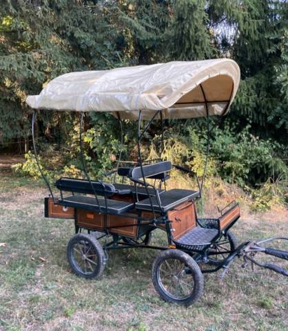 Calèche wagonnette 1 ou 2 poneys avec bâche