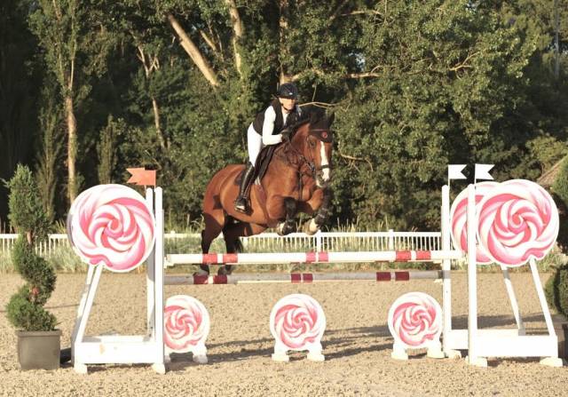 M pina valentina - jument 8 ans 
