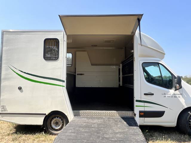 Camion chevaux 2 places