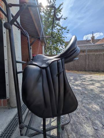 Selle de dressage butet - très bon état