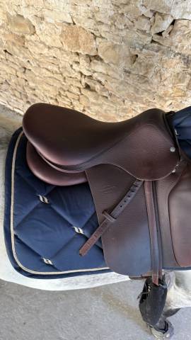 Selle devoucoux 17 pouces