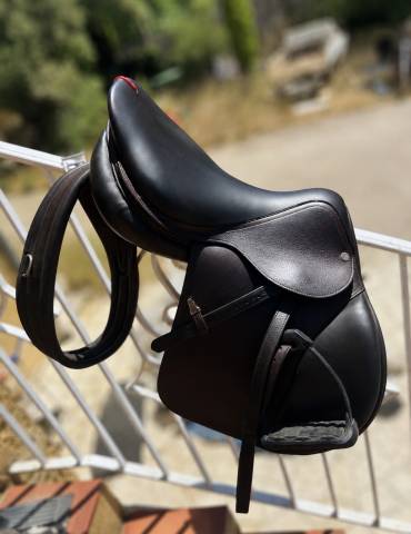 Selle équipe  mixte avec sangle et étrivières