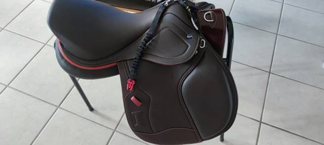 Selle ikonic mixte 100%cuir evolution 2023 – quasineuve