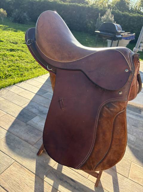 Selle en cuir véritable 