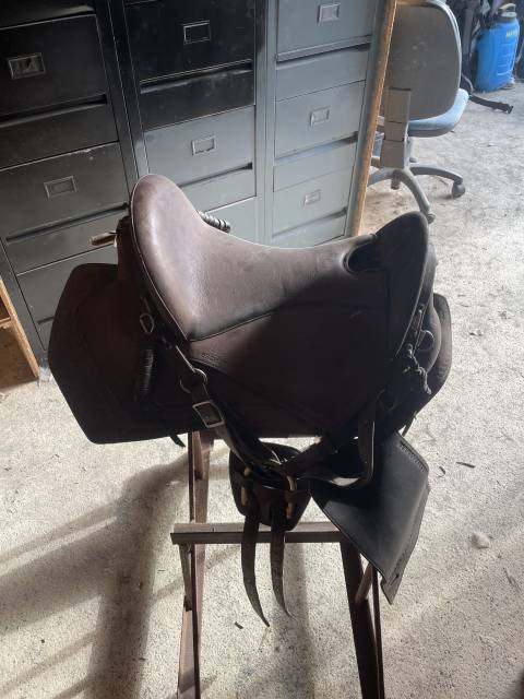Selle randonnée style western fouganza escape marron 