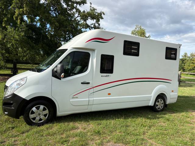 ? camion vl 2 chevaux – renault / vans barbot – 38 000