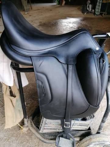 Selle de dressage antares 18'